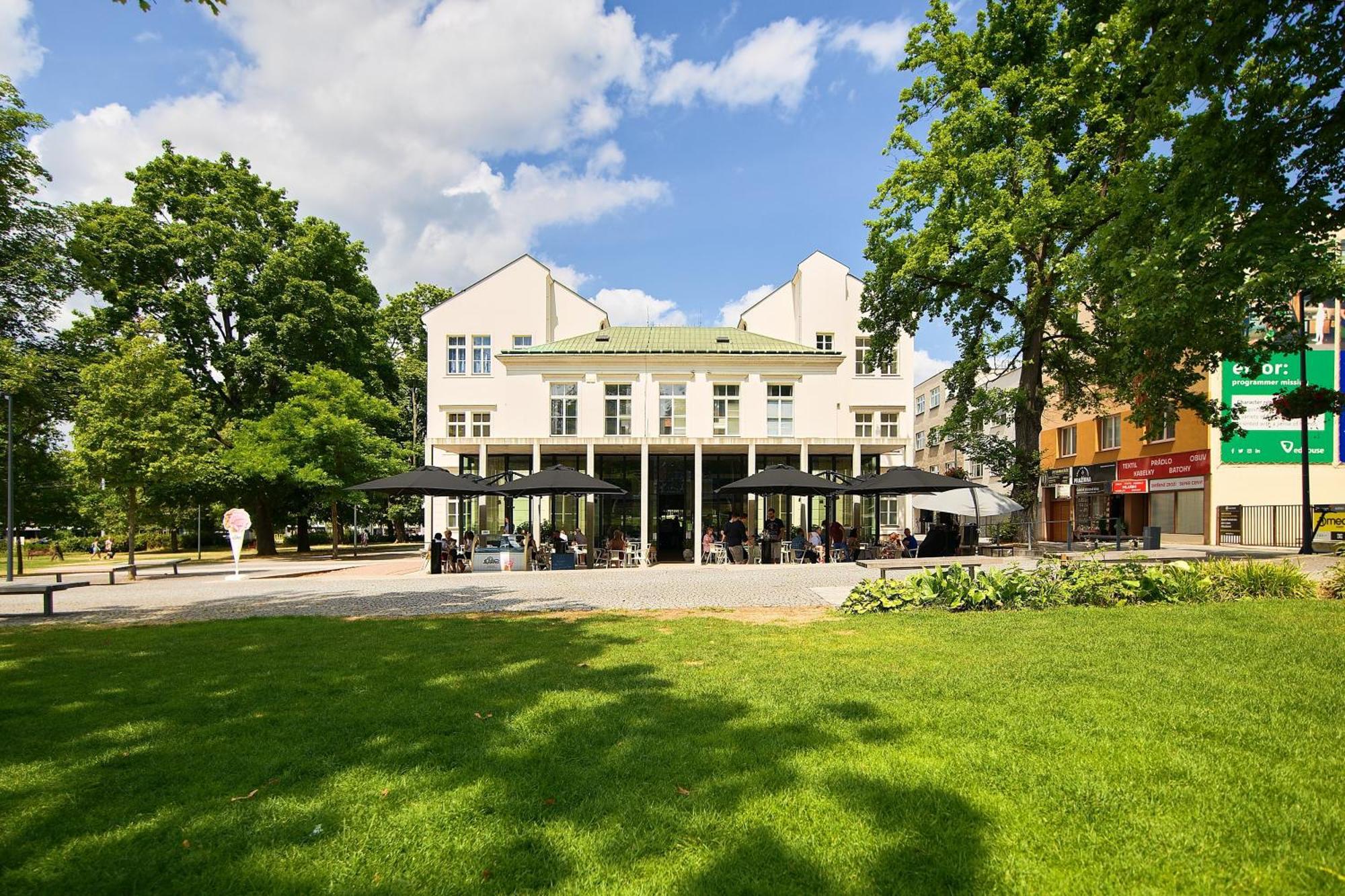 Rezidence Sadova Zlin Apartment Екстериор снимка